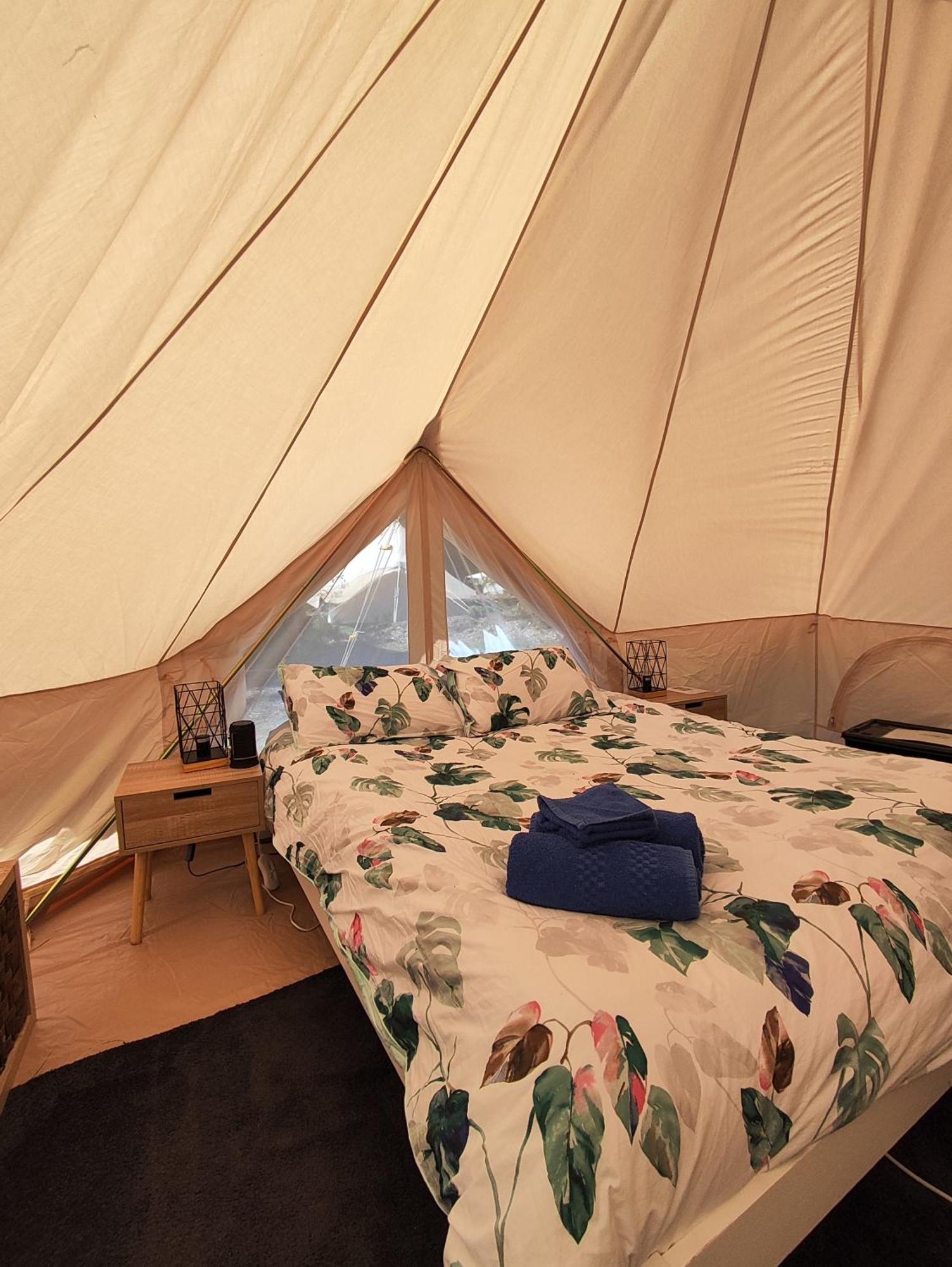 Glamping At Zeehan Bush Camp Extérieur photo